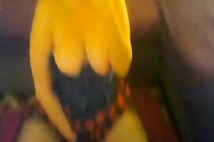 Big butted wench in red plaid petticoat knows how to give a fine blowjob