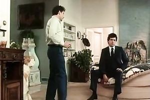 Trashy sweetheart acquires her shaggy vagina fucked in spooning position