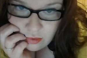 Plump webcam slut with biggest knockers is driving me crazy