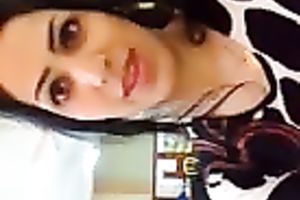 Gorgeous dark brown demonstrates her natural marangos for the webcam