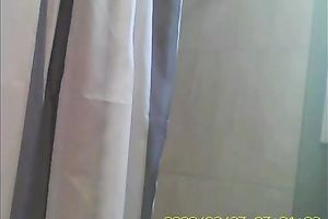 MY COUSIN'S GIRLFRIEND BEFORE AFTER SHOWER HIDDEN CAM