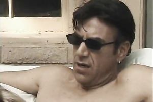 Tanned mom works on a prick and acquires her pussy licked