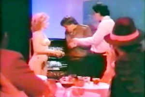 Torrid shaggy light-haired stripper shows a real performance