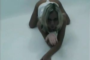 Hot backstage movie with attractive blonde seductress