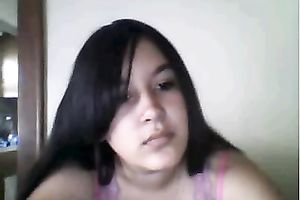 Sexy and stacked youthful lalin girl flashes her bra buddies on livecam