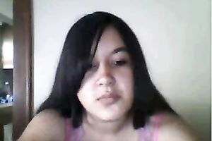 Sexy and stacked youthful lalin girl flashes her bra buddies on livecam