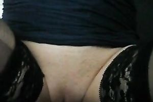 Screwing my super sexy girlfriend in missionary position