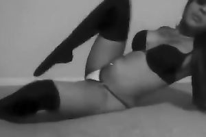 Homemade solo with me demonstrating my tattooed ass