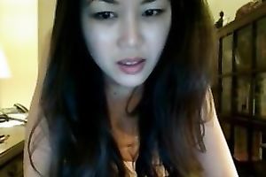 Heart-stopping Asian babe with rounded a-hole puts on a great livecam show