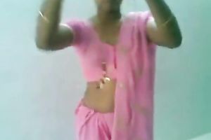 Attractive dilettante BBC slut wearing sari gives head on camera