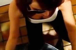 My hawt GF sucks my dong in the baths