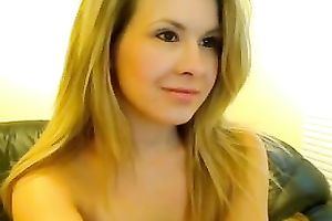 This blond is both cute and hawt and that babe can't live without showing off her titties