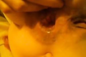 My paramour toys her bumhole and allows me to watch her