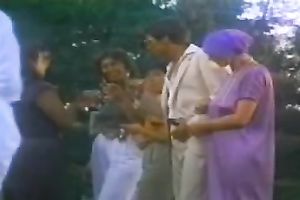 Skinny blond haired tramp acquires drilled in mish pose outdoors