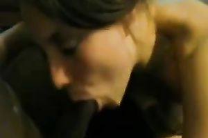 Hot tenant admires me with her oral-job skills in POV video