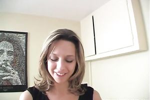 Small-boobed chick works on a weenie and enjoys terrific cunni