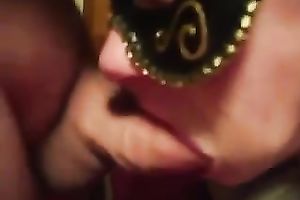 One picked up honey acquiesced to give orall-service in mask