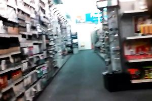 Thick hottie in hawt short petticoat knows how to attract a man's attention