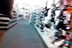 Thick hottie in hawt short petticoat knows how to attract a man's attention