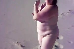 Fat doxy feels comfortable being undressed all the time