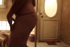 My curvy girlfriend in sexy underware set puts on a priceless striptease show