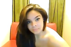 This web camera dominatrix-bitch with great curves knows how to make me lustful