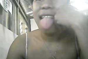 Mature cam Filipina wench plays with her diminutive milk cans