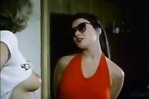 Gorgeous nympho flaunts her marangos and then goes down on her paramour