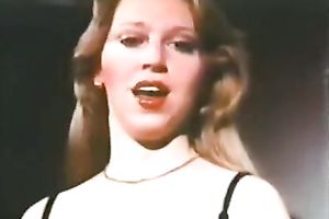 Short haired blonde head wifey gives her hubby enchanting orall-service