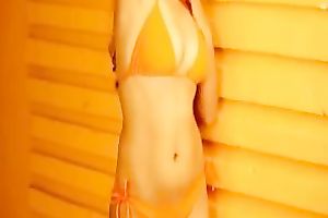 Gorgeously sexy Indian nympho knows how to pose for the camera