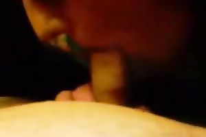 Bodacious slut drains my wang with her magical mouth