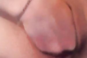 Mature slut stretches her wet crack using her sex toys and fist