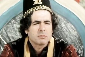 Blonde MILF gives sloppy oral sex in perverted retro porn episode