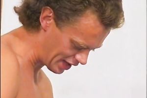 Curly blond bitch gives a wang massage to smack a cum