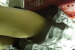 It took a lot of efforts to make this upskirt clip out of being noticed