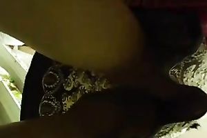 It took a lot of efforts to make this upskirt clip out of being noticed