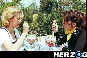 Brunette and blond honeys feeling lesbo attraction to every other