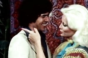 Asian slut and mesmerizing white hottie in FFM trio