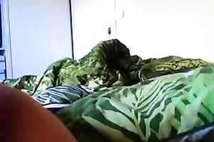 Webcam solo movie scene with a purple-haired honey rubbing her cunt