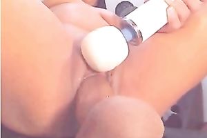 I am breathtaking Latina cam model and I love my sex toys