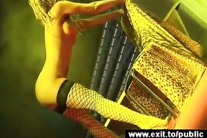 000 people watching inside my muff