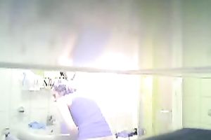 Mum Sandra washing slit in the bath