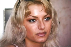 Gorgeously hawt blond shows off her pierced cum-hole