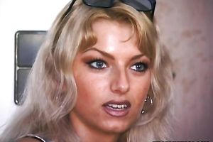 Gorgeously hawt blond shows off her pierced cum-hole