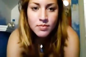 This slutty livecam model with biggest zeppelins puts on a worthy show