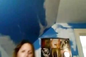 This slutty livecam model with biggest zeppelins puts on a worthy show