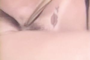 A companyof hot harlots went to take up with the tongue every other on the beach