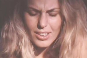 Bonny light haired dirt presents good unfathomable mouth to her paramour