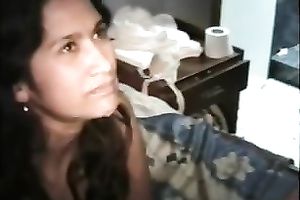 Cute and hungry brunette hair latin chick girlfriend gives me head