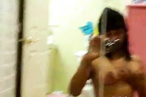 Amateur wench twat fingering selfshot solo in the baths